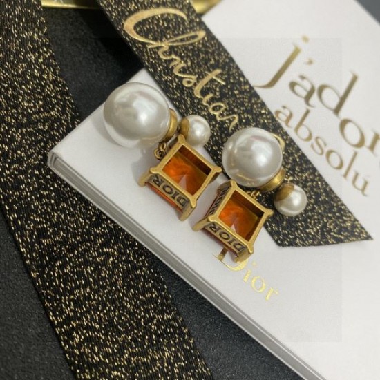 ファン必見の春夏新作 2024SS イヤリング DIOR ディオール ファン必見の春夏新作 2024SS イヤリング DIOR ディオール