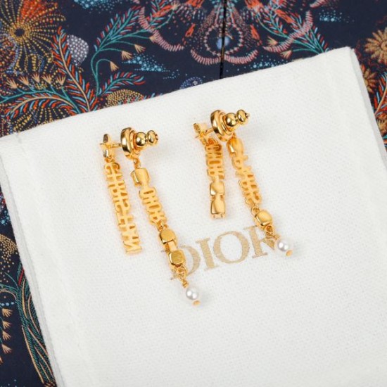 魅力的な価格でセール 2024SS イヤリング DIOR ディオール 魅力的な価格でセール 2024SS イヤリング DIOR ディオール