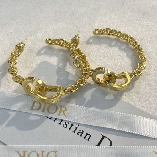 人気モデルの春季新作 2024SS イヤリング DIOR ディオール 人気モデルの春季新作 2024SS イヤリング DIOR ディオール