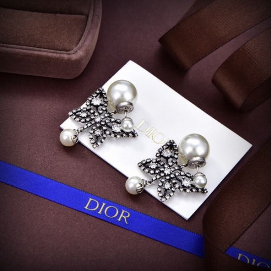 ファン必見の春夏新作 2024SS イヤリング DIOR ディオール ファン必見の春夏新作 2024SS イヤリング DIOR ディオール