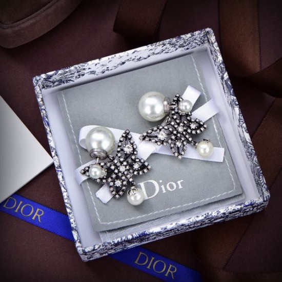 ファン必見の春夏新作 2024SS イヤリング DIOR ディオール ファン必見の春夏新作 2024SS イヤリング DIOR ディオール