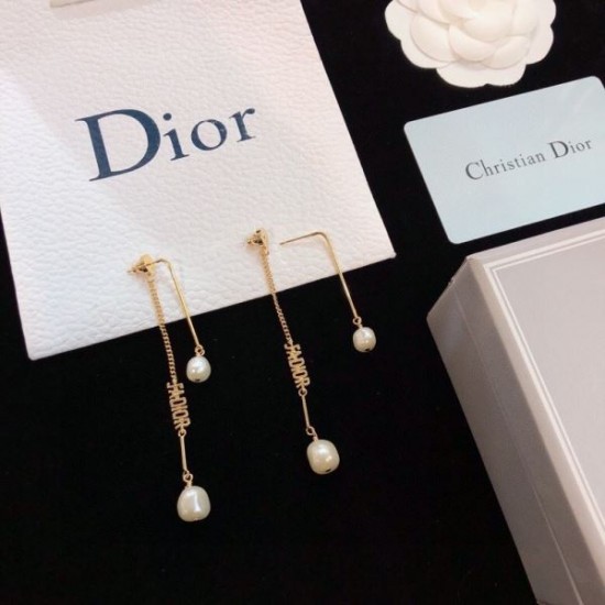 視線を集める今春新作 2024SS イヤリング DIOR ディオール 視線を集める今春新作 2024SS イヤリング DIOR ディオール