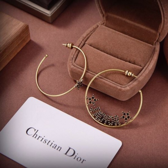 注目が集まる春季新作 2024SS イヤリング DIOR ディオール 注目が集まる春季新作 2024SS イヤリング DIOR ディオール