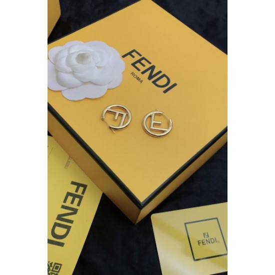 春夏の限定コレクション 2024SS イヤリング FENDI フェンデイ 春夏の限定コレクション 2024SS イヤリング FENDI フェンデイ