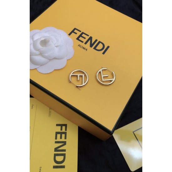 春夏の限定コレクション 2024SS イヤリング FENDI フェンデイ 春夏の限定コレクション 2024SS イヤリング FENDI フェンデイ
