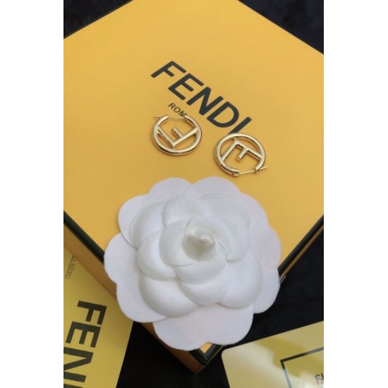 春夏の限定コレクション 2024SS イヤリング FENDI フェンデイ 春夏の限定コレクション 2024SS イヤリング FENDI フェンデイ