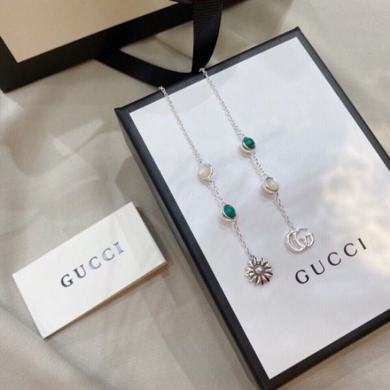 春に欠かせないアイテム 2024SS イヤリング GUCCI グッチ 春に欠かせないアイテム 2024SS イヤリング GUCCI グッチ
