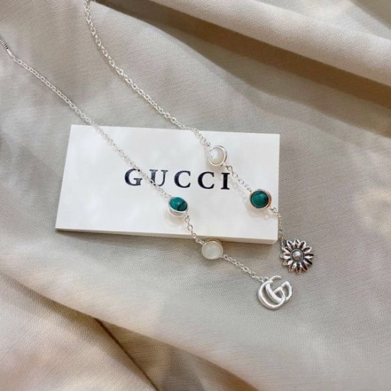 春に欠かせないアイテム 2024SS イヤリング GUCCI グッチ 春に欠かせないアイテム 2024SS イヤリング GUCCI グッチ