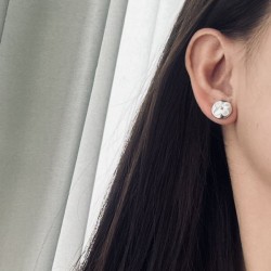 春夏限定定番 2024SS イヤリング LOUIS VUITTON ルイヴィトン