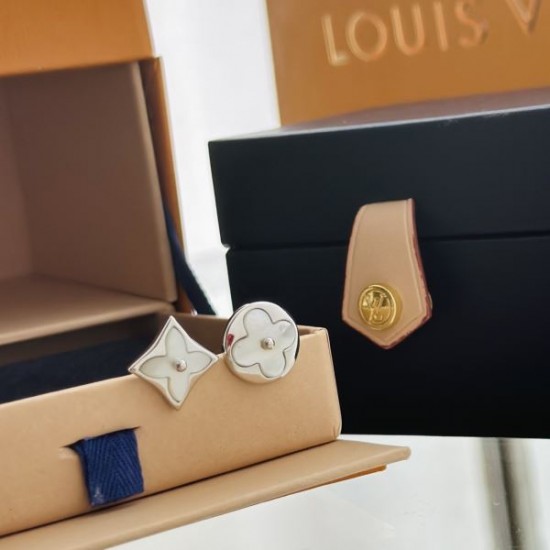 春夏限定定番 2024SS イヤリング LOUIS VUITTON ルイヴィトン 春夏限定定番 2024SS イヤリング LOUIS VUITTON ルイヴィトン