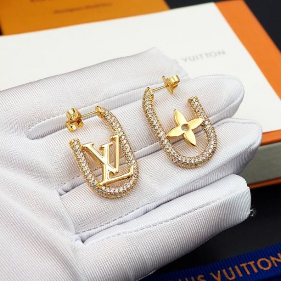 抜け感のある 2024SS イヤリング LOUIS VUITTON ルイヴィトン 抜け感のある 2024SS イヤリング LOUIS VUITTON ルイヴィトン