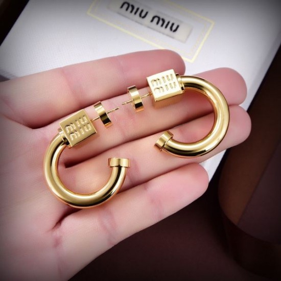 超おすすめ 2024SS イヤリング MIU MIU ミュウミュウ 超おすすめ 2024SS イヤリング MIU MIU ミュウミュウ
