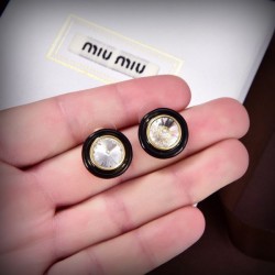 魅力を持つ 2024SS イヤリング MIU MIU ミュウミュウ