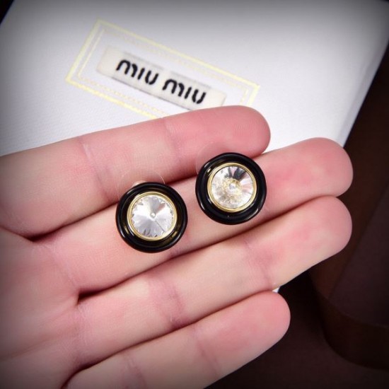 魅力を持つ 2024SS イヤリング MIU MIU ミュウミュウ