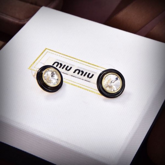 魅力を持つ 2024SS イヤリング MIU MIU ミュウミュウ