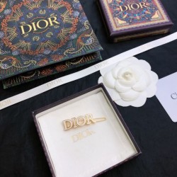さりげないおしゃれを楽しめ 2024SS 髪飾り DIOR ディオール