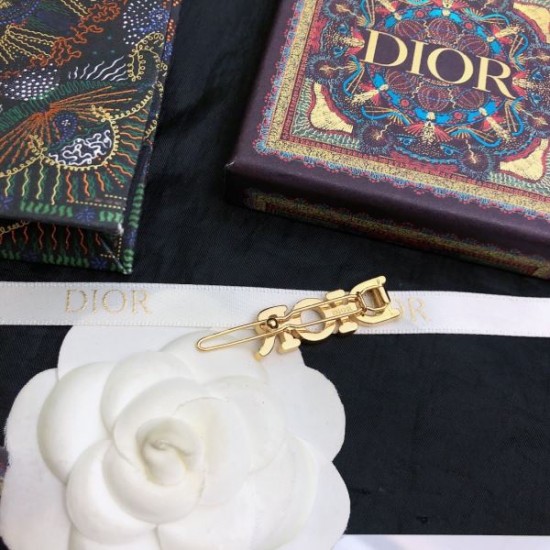 さりげないおしゃれを楽しめ 2024SS 髪飾り DIOR ディオール