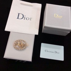 主役になる個性的なアイテム 2024SS 髪飾り DIOR ディオール