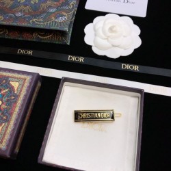 ファション人に必須アイテム 2024SS 髪飾り DIOR ディオール