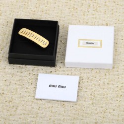トレンドの最先端に 2024SS 髪飾り MIU MIU ミュウミュウ