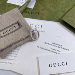 きれいめな印象で着こなし 2024SS リング GUCCI グッチ