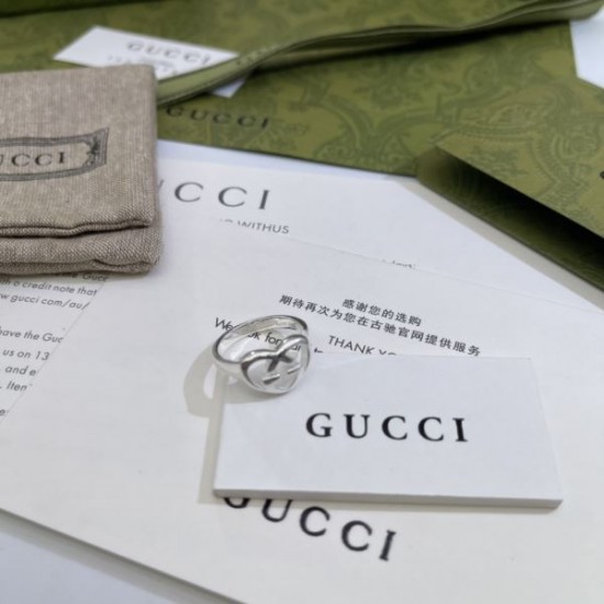 きれいめな印象で着こなし 2024SS リング GUCCI グッチ きれいめな印象で着こなし 2024SS リング GUCCI グッチ