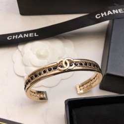 雑誌も街も人気アイテム 2024SS ブレスレット CHANEL シャネル
