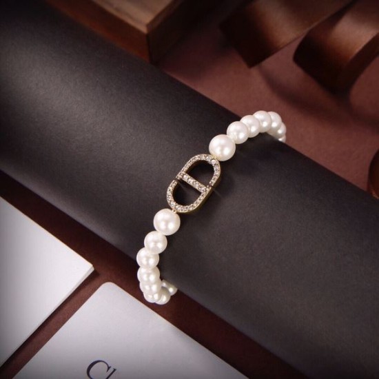 着こなしが簡単につくれる 2024SS ブレスレット DIOR ディオール 着こなしが簡単につくれる 2024SS ブレスレット DIOR ディオール