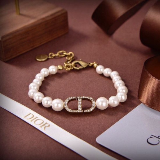 着こなしが簡単につくれる 2024SS ブレスレット DIOR ディオール 着こなしが簡単につくれる 2024SS ブレスレット DIOR ディオール