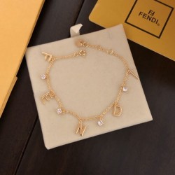 インパクト抜群のデザイン 2024SS ブレスレット FENDI フェンデイ