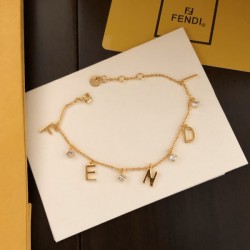 インパクト抜群のデザイン 2024SS ブレスレット FENDI フェンデイ