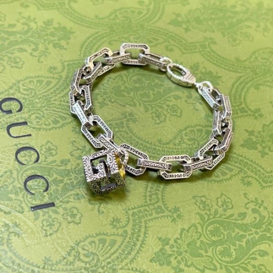 ファション豊富に表現 2024SS ブレスレット GUCCI グッチ ファション豊富に表現 2024SS ブレスレット GUCCI グッチ