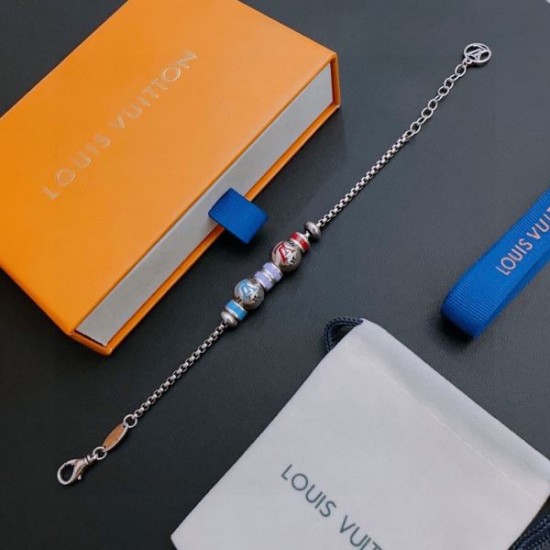 新作売切れ続出 2024SS ブレスレット LOUIS VUITTON ルイヴィトン 新作売切れ続出 2024SS ブレスレット LOUIS VUITTON ルイヴィトン