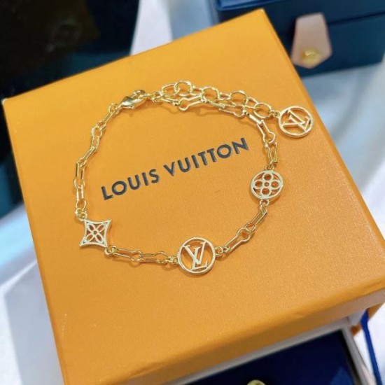 最新で完売確実 2024SS ブレスレット LOUIS VUITTON ルイヴィトン 最新で完売確実 2024SS ブレスレット LOUIS VUITTON ルイヴィトン