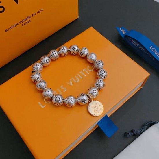 人気商品再入荷 2024SS ブレスレット LOUIS VUITTON ルイヴィトン 人気商品再入荷 2024SS ブレスレット LOUIS VUITTON ルイヴィトン