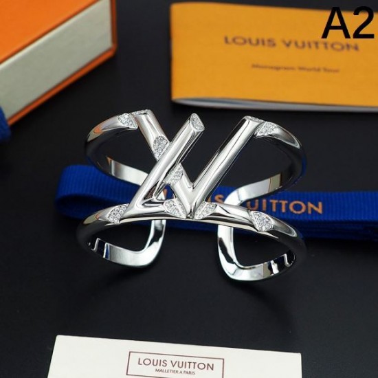 トレンド感抜群 2024SS ブレスレット LOUIS VUITTON ルイヴィトン トレンド感抜群 2024SS ブレスレット LOUIS VUITTON ルイヴィトン