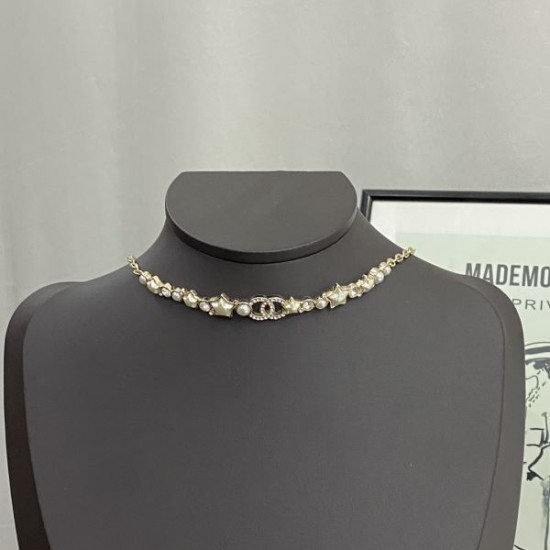 上品なカジュアルコーデに 2024SS ネックレス CHANEL シャネル 上品なカジュアルコーデに 2024SS ネックレス CHANEL シャネル