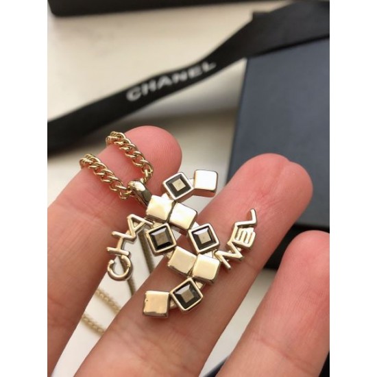 今年売れた人気のスタイル 2024SS ネックレス CHANEL シャネル 今年売れた人気のスタイル 2024SS ネックレス CHANEL シャネル