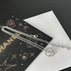 この春は目を引くスタイル 2024SS ネックレス CHANEL シャネル 