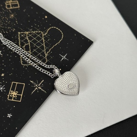 この春は目を引くスタイル 2024SS ネックレス CHANEL シャネル この春は目を引くスタイル 2024SS ネックレス CHANEL シャネル