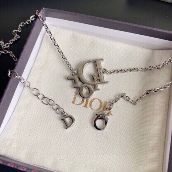 最短1週間 日本未発売 2024SS ネックレス DIOR ディオール 最短1週間 日本未発売 2024SS ネックレス DIOR ディオール