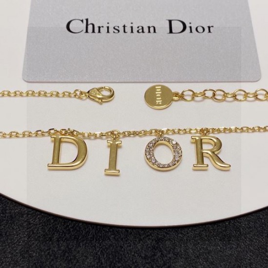 緊急セールで驚き価格 2024SS ネックレス DIOR ディオール 緊急セールで驚き価格 2024SS ネックレス DIOR ディオール