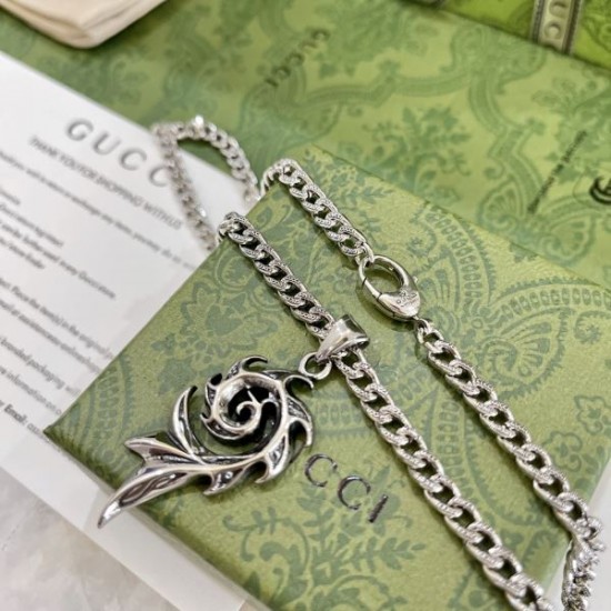 毎シーズン存在感のある 2024SS ネックレス GUCCI グッチ 毎シーズン存在感のある 2024SS ネックレス GUCCI グッチ