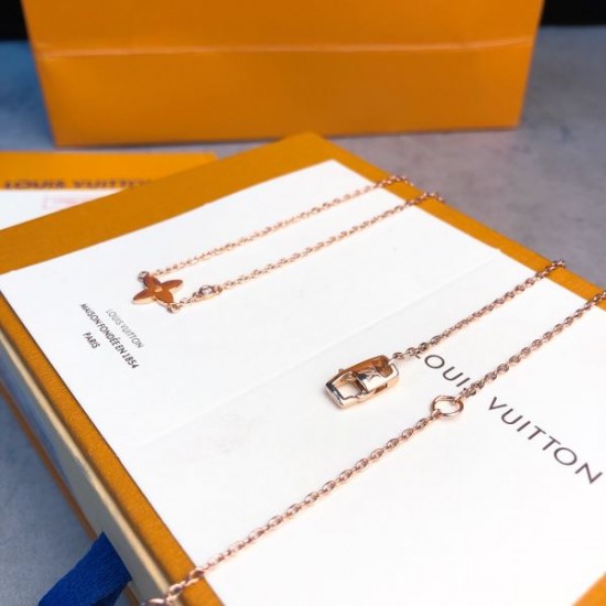 ロゴが素敵 2024SS ネックレス LOUIS VUITTON ルイヴィトン ロゴが素敵 2024SS ネックレス LOUIS VUITTON ルイヴィトン