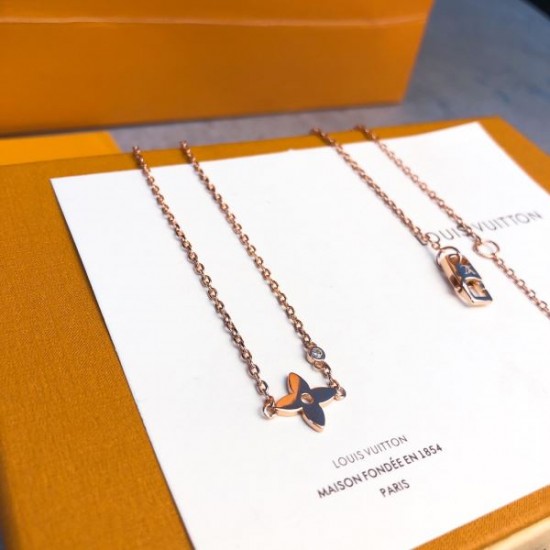ロゴが素敵 2024SS ネックレス LOUIS VUITTON ルイヴィトン ロゴが素敵 2024SS ネックレス LOUIS VUITTON ルイヴィトン
