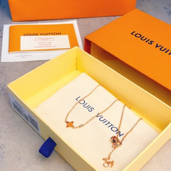ロゴが素敵 2024SS ネックレス LOUIS VUITTON ルイヴィトン ロゴが素敵 2024SS ネックレス LOUIS VUITTON ルイヴィトン