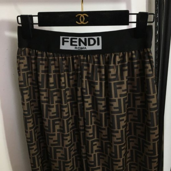 2024SS ワイドパンツ FENDI フェンデイ 今季も引き続きブランド