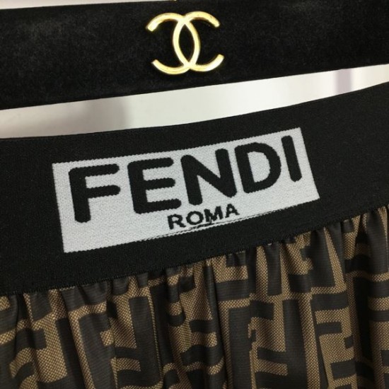 2024SS ワイドパンツ FENDI フェンデイ 今季も引き続きブランド