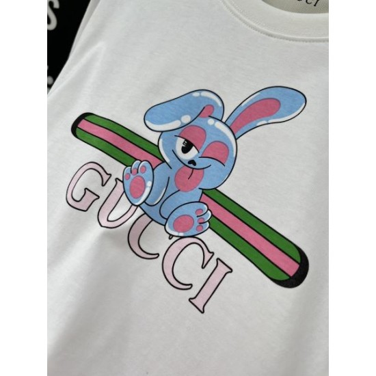 2024SS 半袖Tシャツ GUCCI グッチ 夏の定番スタイルをアップ 2024SS 半袖Tシャツ GUCCI グッチ 夏の定番スタイルをアップ