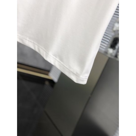 2024SS お目立ち度の高い新品 GIVENCHY ジバンシィ 半袖Tシャツ